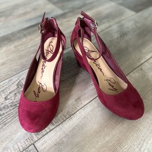 American Rag Wedge Heels